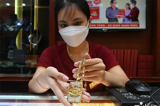 Giá vàng hôm nay 11/10: Vàng giảm giá trước sức mạnh đồng USD