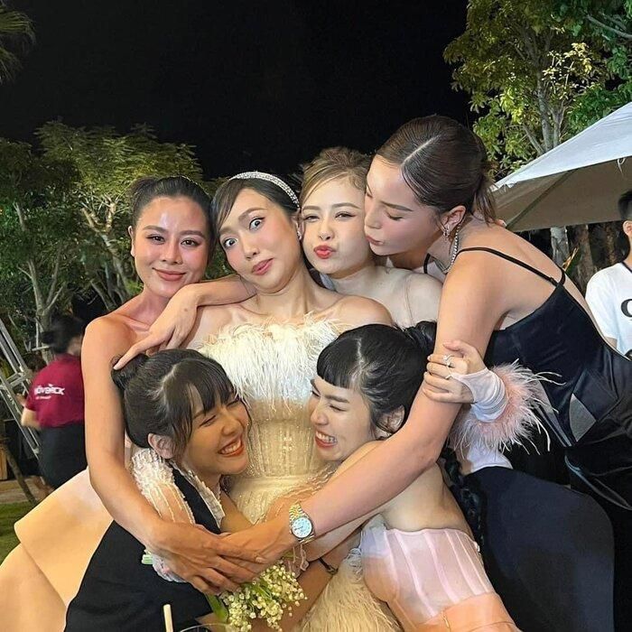 Netizen khó chịu khi Đông Nhi vắng mặt trong đám cưới em gái guột Diệu Nhi-3