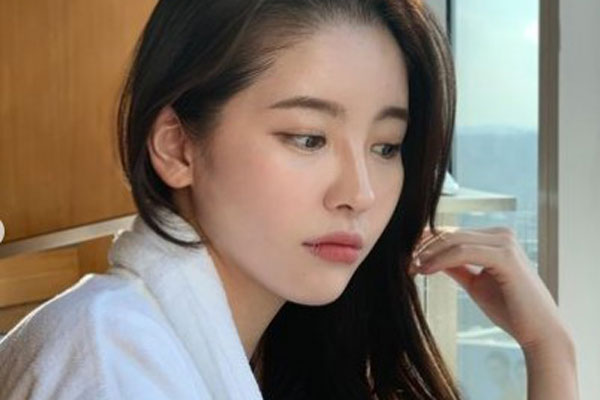 5 tips chăm sóc da tránh khô tróc, lão hóa khi trời sang Thu hanh khô-4