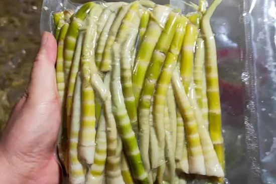 Măng trúc Hà Giang giá đầu mùa đắt đỏ nhưng khách vẫn đặt cả chục kg về ăn