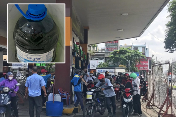 Hàng loạt cây xăng hoạt động lại sau khi xăng tăng giá-11