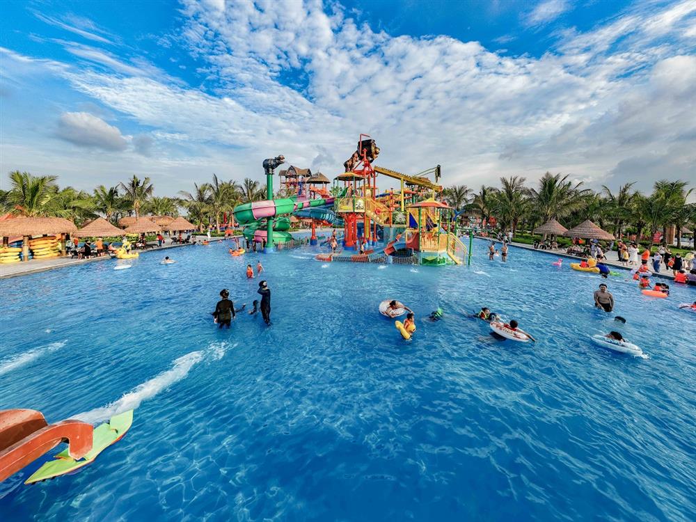 Bùng nổ cảm xúc tại sự kiện khai trương Vịnh biển Bốn mùa Paradise Bay-1