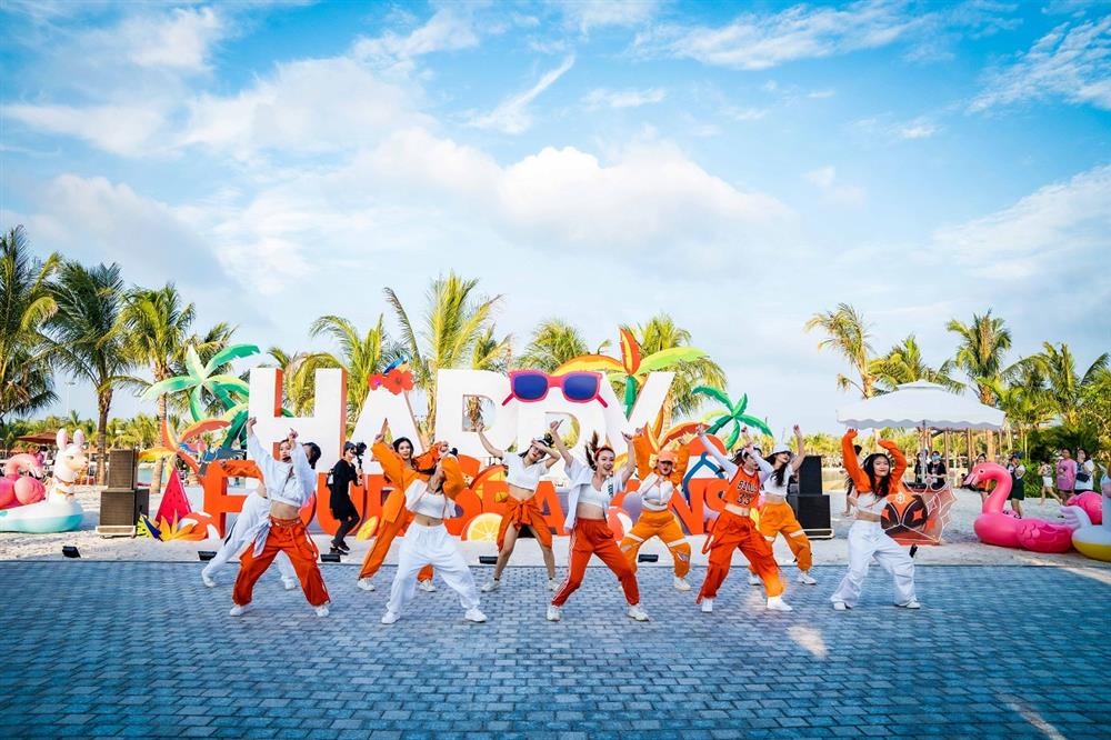 Bùng nổ cảm xúc tại sự kiện khai trương Vịnh biển Bốn mùa Paradise Bay-2