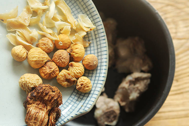 Gió lạnh về đừng quên thử nấu món canh vừa ấm bụng vừa giúp ngủ ngon-3