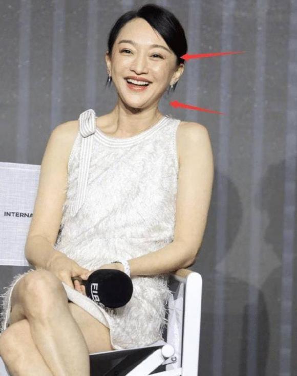 Châu Tấn 48 tuổi bị nghi thẩm mỹ khi để lộ cằm nhọn-2