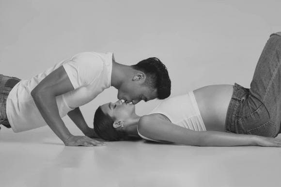 Mẹ vợ Bùi Tiến Dũng sang Việt Nam để chăm sóc con gái sắp sinh-8