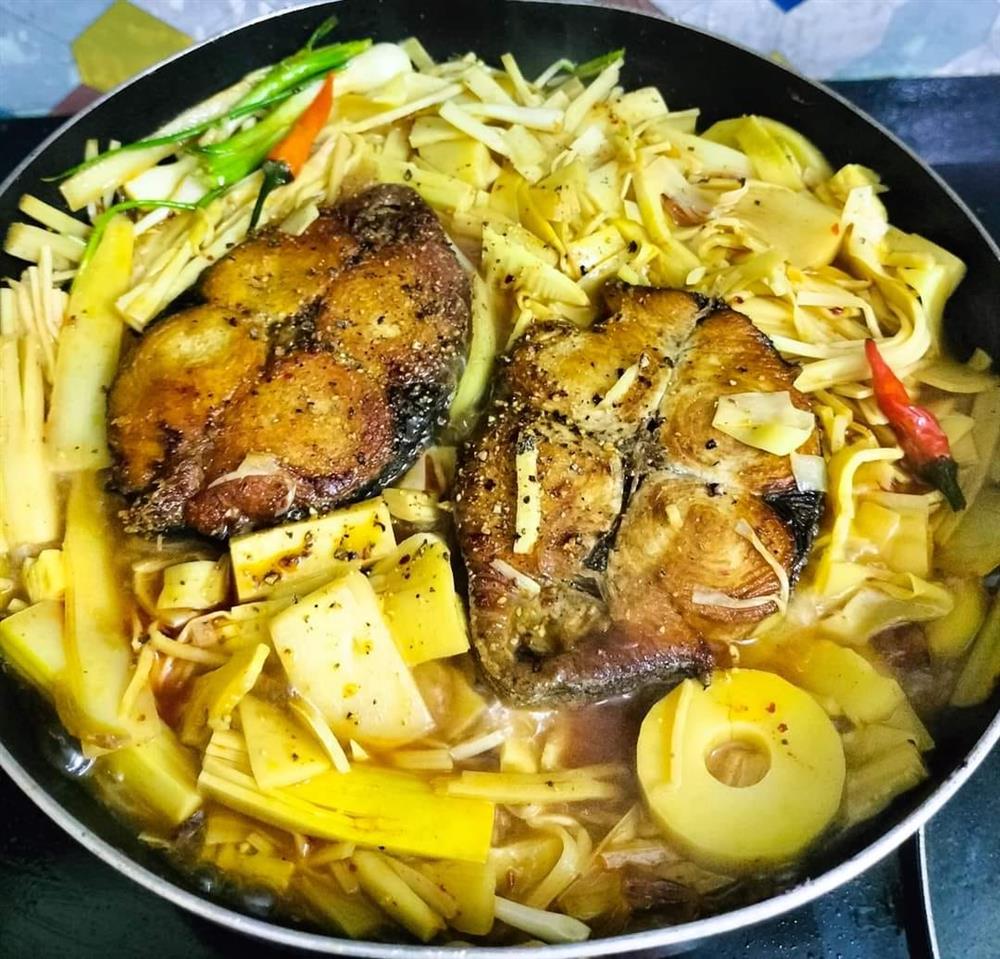 Cặp vợ chồng công nhân chỉ có bữa tối ăn với nhau nhưng mâm cơm vẫn đong đầy hạnh phúc-20