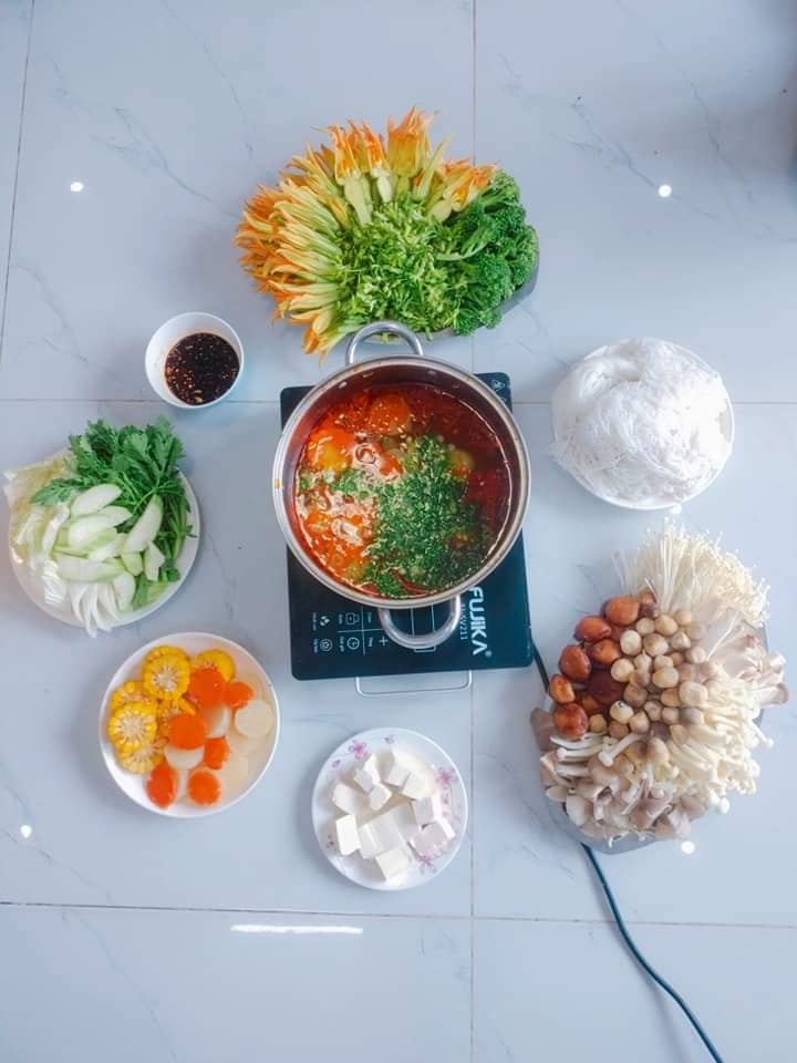 Cặp vợ chồng công nhân chỉ có bữa tối ăn với nhau nhưng mâm cơm vẫn đong đầy hạnh phúc-31