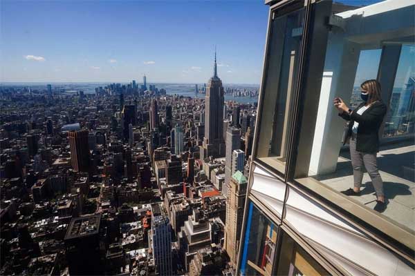 Giới siêu giàu vỡ mộng khi sống trong các tòa nhà chọc trời ở New York-1