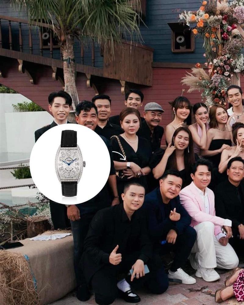 Choáng váng bóc giá đồng hồ sao Việt đeo đi ăn cưới Diệu Nhi-2