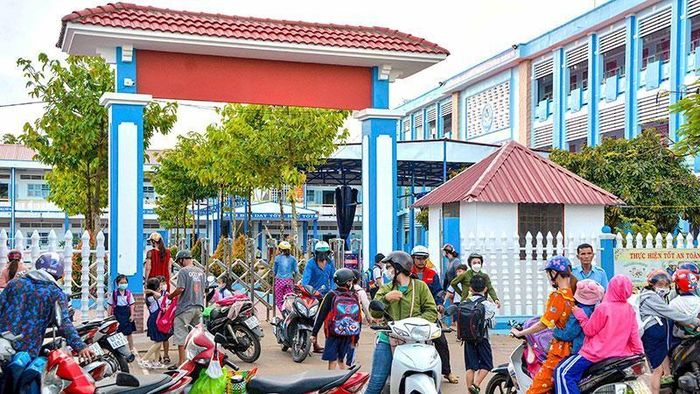 Cà Mau trả lại các khoản thu đầu năm học mới ngoài quy định-1