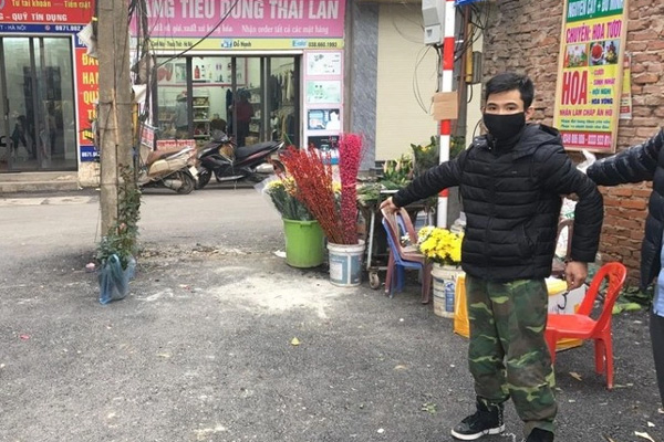 Cha ôm di ảnh của con gái 3 tuổi bị đóng đinh vào đầu-3