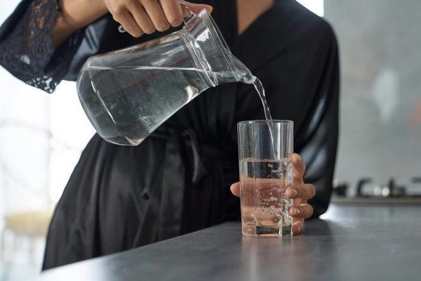 Đây là dấu hiệu cho thấy bạn đang uống quá nhiều nước-3