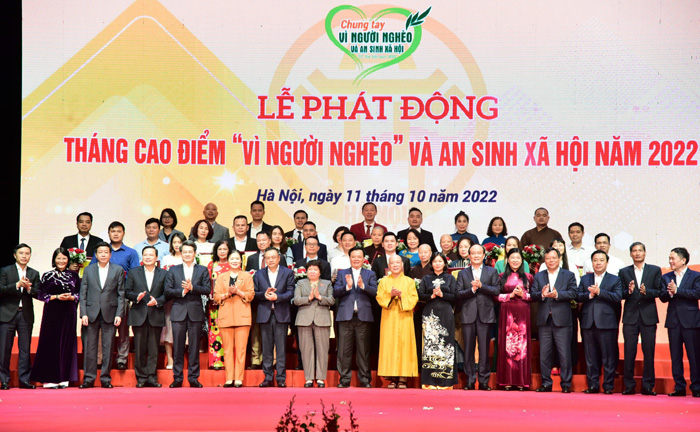 Phát động Tháng cao điểm Vì người nghèo” và an sinh xã hội Thành phố năm 2022-1