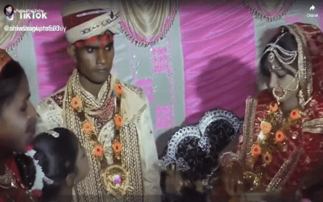 Chú rể cục súc đánh cô dâu ngay trên sân khấu, đòn đáp trả của đàng gái cũng không vừa-1