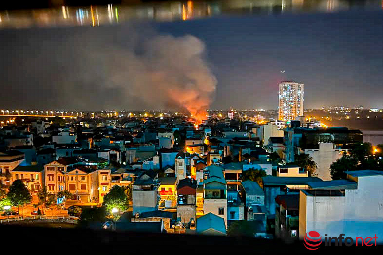 Hà Nội: Cháy lớn kèm theo tiếng nổ rất to trong đêm tại Long Biên-2
