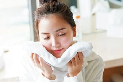 Khăn mặt, khăn tắm dùng vài hôm đã hôi, nhớt: Dùng thứ này giặt sẽ sạch sẽ, thơm tho như mới-1