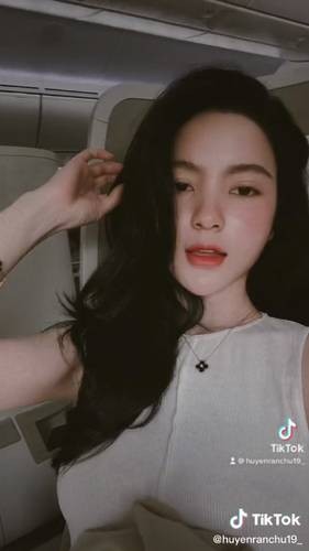 Gái xinh người yêu cầu thủ gợi cảm nhất nhì dàn WAG Việt-7