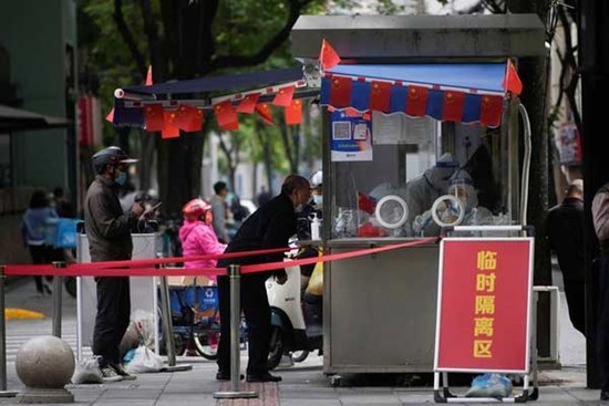 Singapore, Trung Quốc đối đầu làn sóng COVID-19 mới