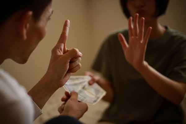 Vợ chồng tôi ôm nhau khóc nức nở vì chuyện tôi gặp phải khi đi lao động nước ngoài-2