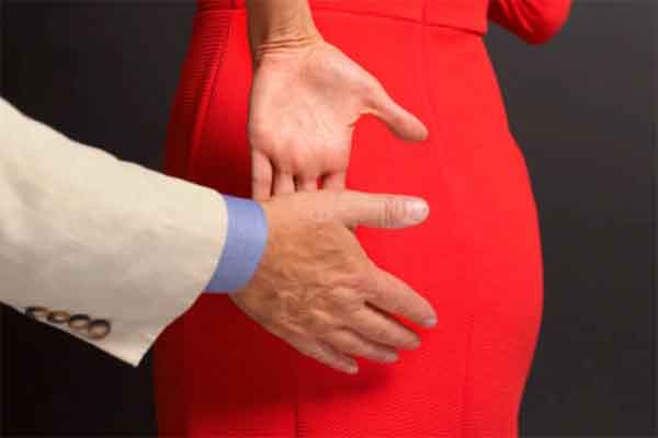 Tôi bị sếp nam gạ tình trắng trợn-1