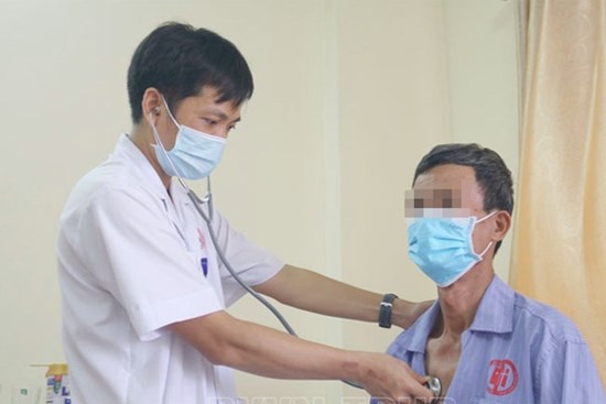 Phát hiện ung thư phổi sau 1 tháng ho vặt, tức ngực, dấu hiệu chỉ ra bệnh hiểm