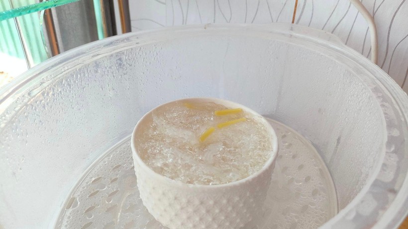 Cách chưng chè tổ yến hạt sen với gừng bổ dưỡng cho ngày se lạnh-6