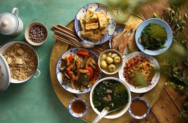Câu chuyện đôi đũa trên bàn ăn Việt: Thân thương từ thời thơ ấu đến khi từ giã cuộc đời-7
