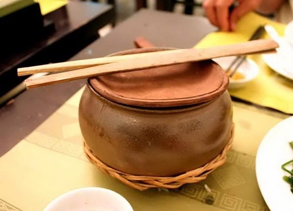 Câu chuyện đôi đũa trên bàn ăn Việt: Thân thương từ thời thơ ấu đến khi từ giã cuộc đời-17