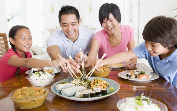 Câu chuyện đôi đũa trên bàn ăn Việt: Thân thương từ thời thơ ấu đến khi từ giã cuộc đời-19