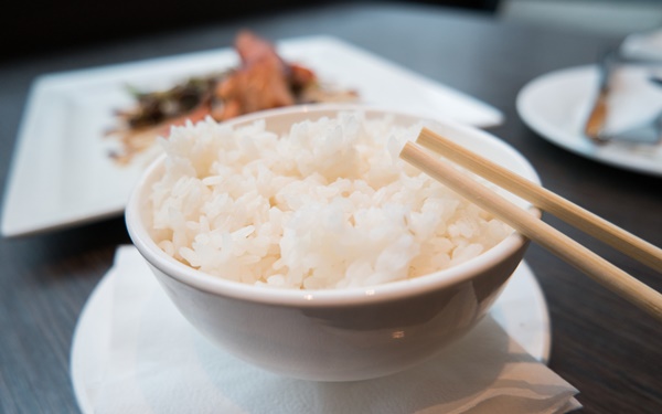 Câu chuyện đôi đũa trên bàn ăn Việt: Thân thương từ thời thơ ấu đến khi từ giã cuộc đời-24