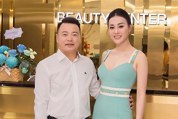 Team qua đường bắt gặp Shark Bình và Phương Oanh hẹn hò ở Thái Lan-4