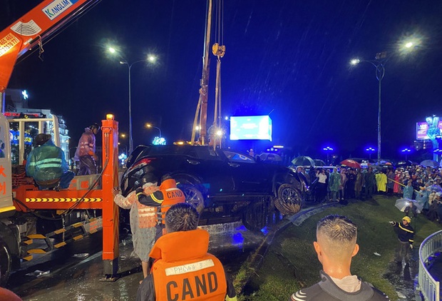 Vụ ô tô lao xuống hồ Xuân Hương khiến 2 người thiệt mạng: Đã xác định được danh tính các nạn nhân-1