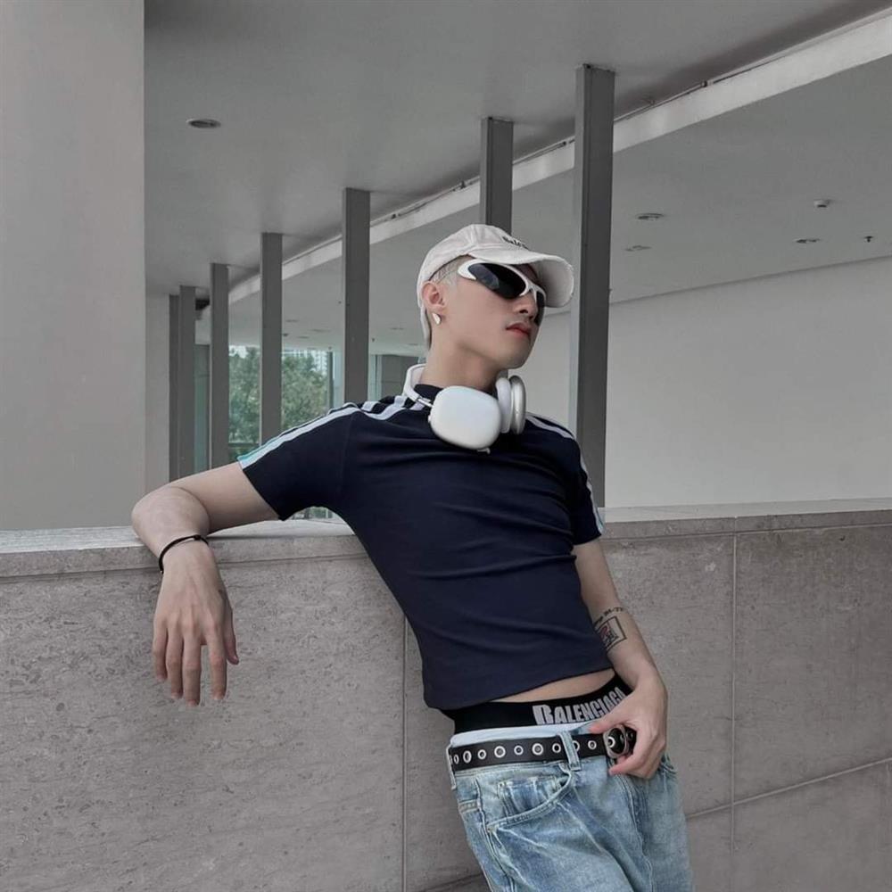 Mặc tin đồn kết hôn, Sơn Tùng khoe style Khá Bảnh gây tranh cãi-3