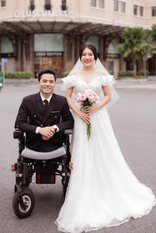Bộ ảnh cưới ngọt ngào của chàng trai không chân Tô Đình Khánh-1