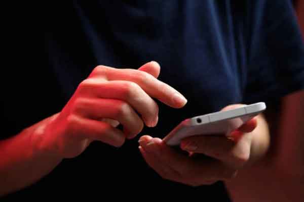 Điều bất thường trong tin nhắn ngọt ngào chồng gửi cho tôi-1