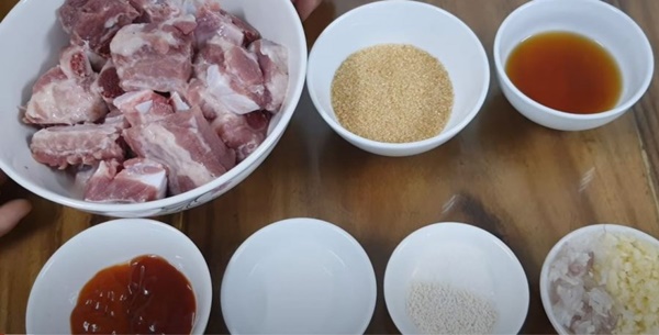 Muốn làm sườn xào chua ngọt ngon như ngoài hàng, học ngay công thức pha sốt cực đỉnh này-1