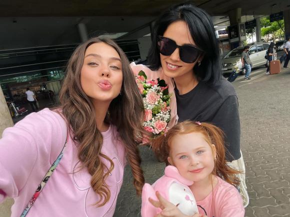 Thủ môn Bùi Tiến Dũng nịnh vợ Tây khi sắp vượt cạn khiến dân tình ghen tỵ-4