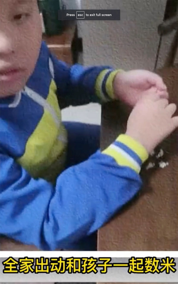 Cô giáo yêu cầu học sinh đếm 10.000 hạt gạo, dân mạng chỉ trích cách làm của phụ huynh-2