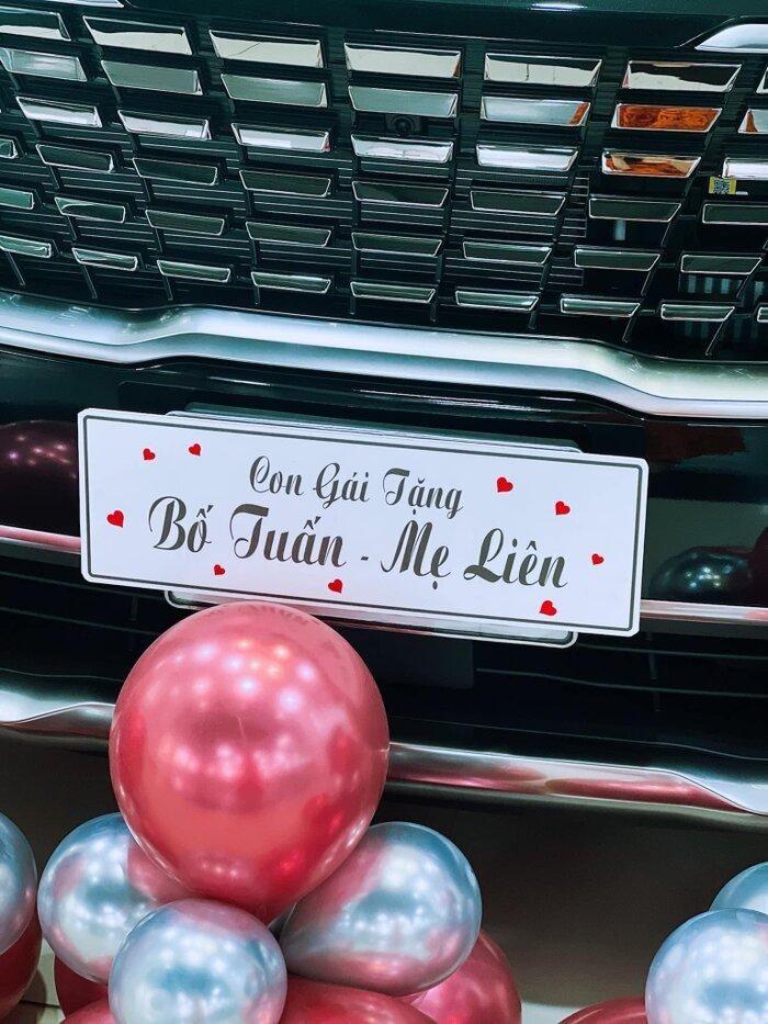 Vừa tặng biệt thự, Hòa Minzy tiếp tục báo hiếu bố mẹ xế hộp tiền tỷ, đúng con nhà người ta-5