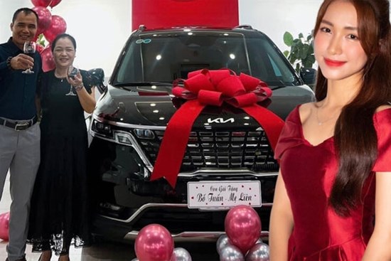 Vừa tặng biệt thự, Hòa Minzy tiếp tục báo hiếu bố mẹ xế hộp tiền tỷ, đúng 'con nhà người ta'