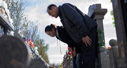 Ông cha ta dặn dò: 3 không trồng trước mộ, 4 không để trên giường, đó là những thứ gì?-1