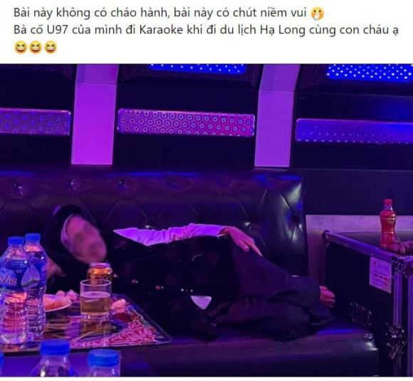 Khoảnh khắc cụ bà 97 tuổi đi hát karaoke với con cháu gây bão mạng-1