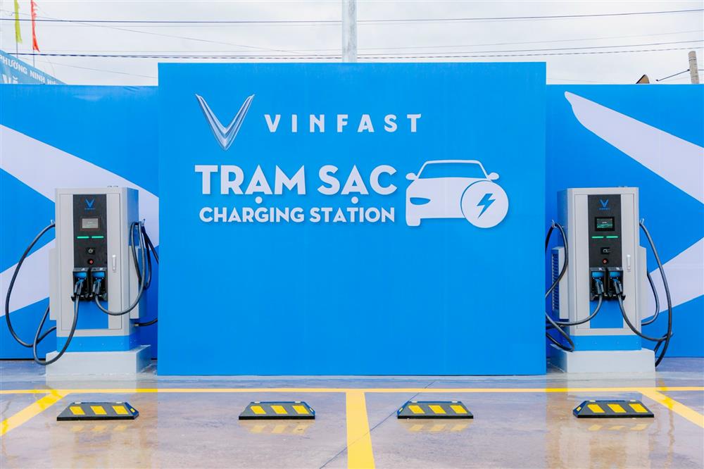 VinFast khai trương trạm sạc xe điện tại cây xăng Petrolimex toàn quốc-3