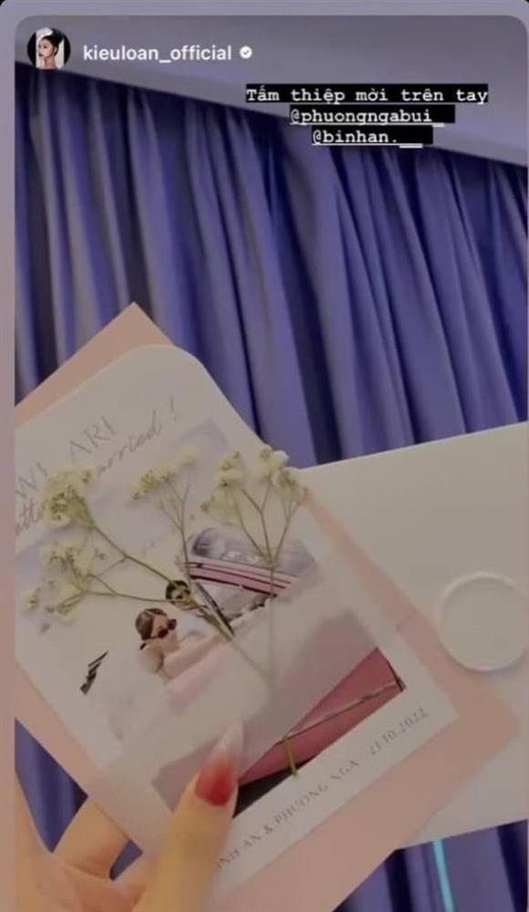 Cận cảnh thiệp cưới của Bình An - Phương Nga: Cô dâu chú rể cực ngầu, còn trang trí thêm hoa tươi xinh xắn-1