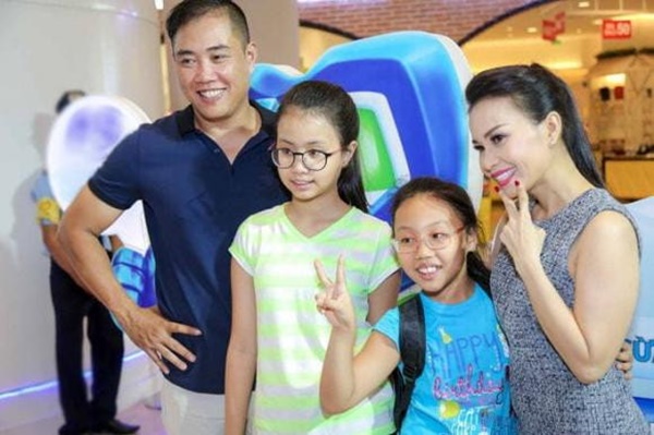 Cuộc sống hiện tại của Cẩm Ly sau khi bị bệnh suýt bỏ hát: An yên bên chồng con, vẫn trẻ trung và xinh đẹp-7