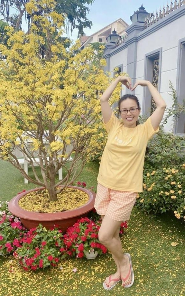 Cuộc sống hiện tại của Cẩm Ly sau khi bị bệnh suýt bỏ hát: An yên bên chồng con, vẫn trẻ trung và xinh đẹp-12