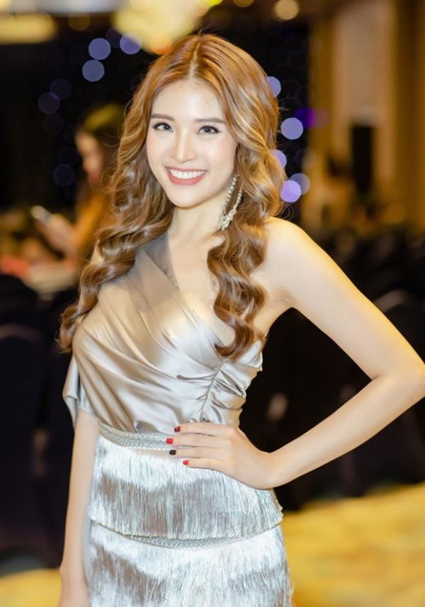 Hoa hậu Phan Hoàng Thu va chạm giao thông, lên tiếng khi bị nghi cố tình đâm vào xe hơi sang chảnh để làm quen-6