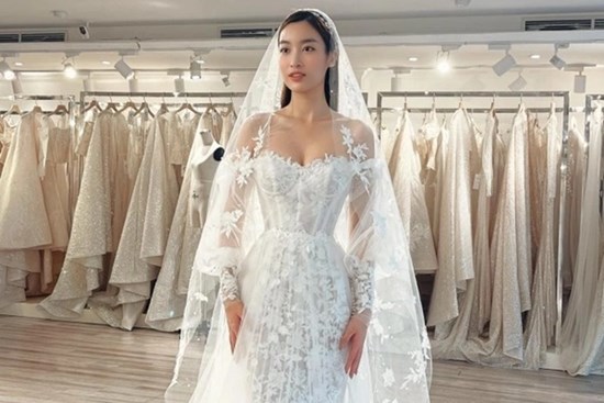 Hoa hậu Đỗ Mỹ Linh thử váy cưới