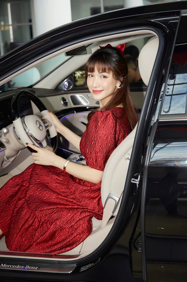 Hòa Minzy ở tuổi 27: Xây nhà mua xe cho gia đình, nuôi em ăn học và là mẹ bỉm đáng ngưỡng mộ-6